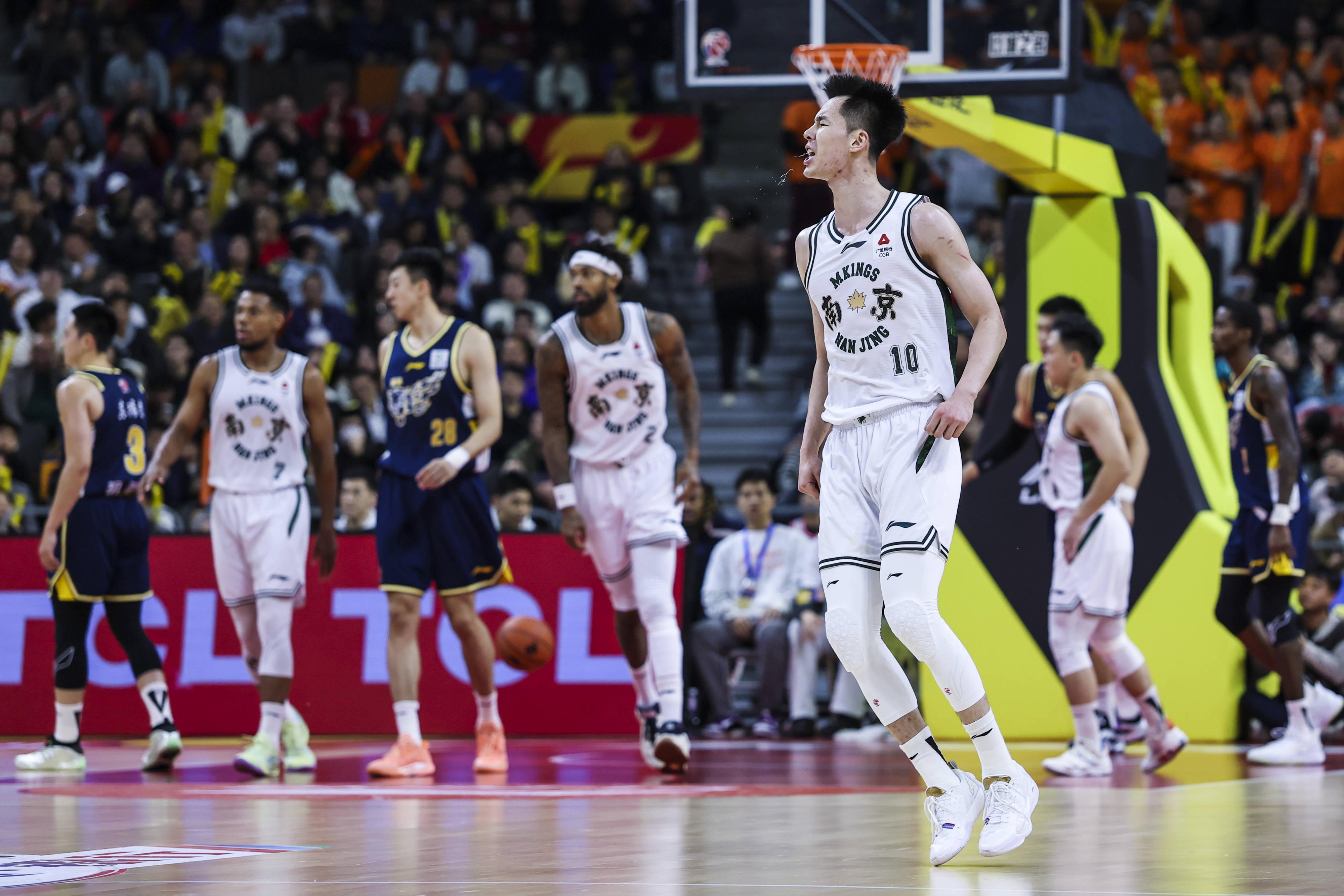 官方网站-垃圾时间失序酿闹剧，联盟重罚树底线，处罚尺度争议背后藏联赛